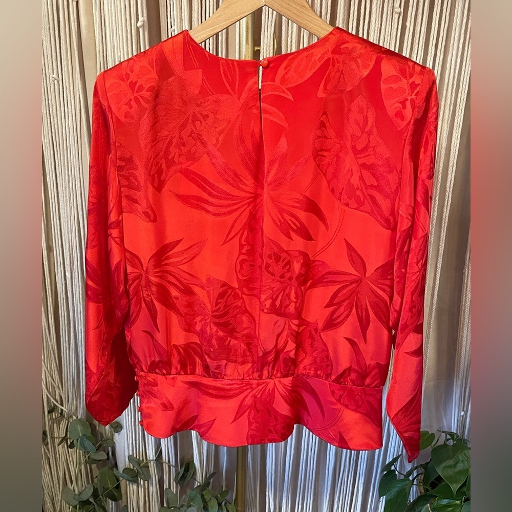 Early 90s vintage red botanical long sleeve blouse w/ ruched waist side buttons - Picture 8 of 12